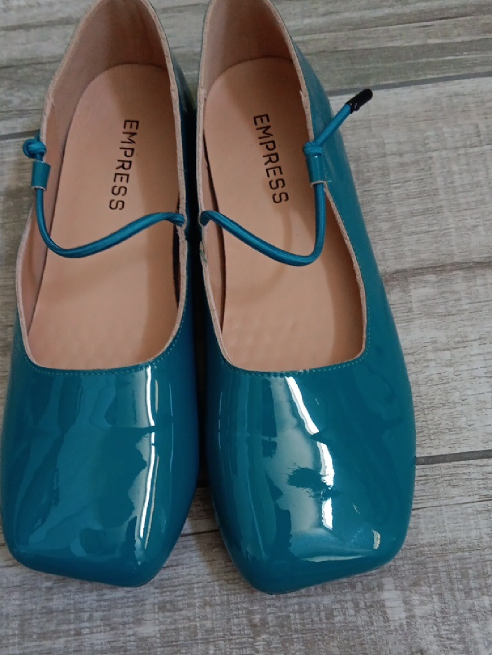 EMPRESS(AUSTRALIA)..SIZE 39 NEW!! - Picture 3 of 7
